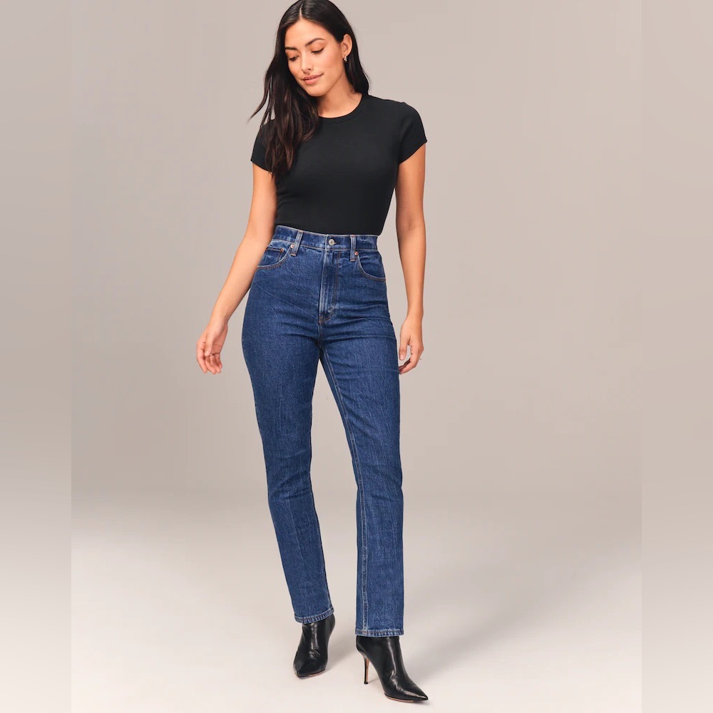 Abercrombie Curve Love Ultra High Rise 90s Slim Straight Jean
